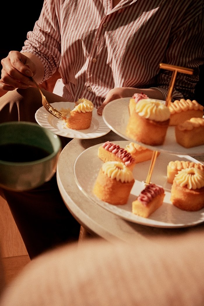 People eating lip shaped chocolate