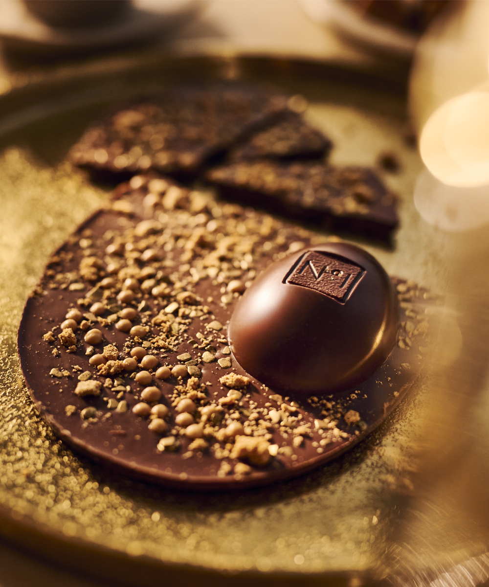 No.1 Milk Chocolate & Caramelised Biscuit Flat Egg